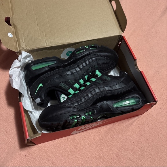 Size 11 - Nike Air Max 95 OG Black Green Shock main image 5